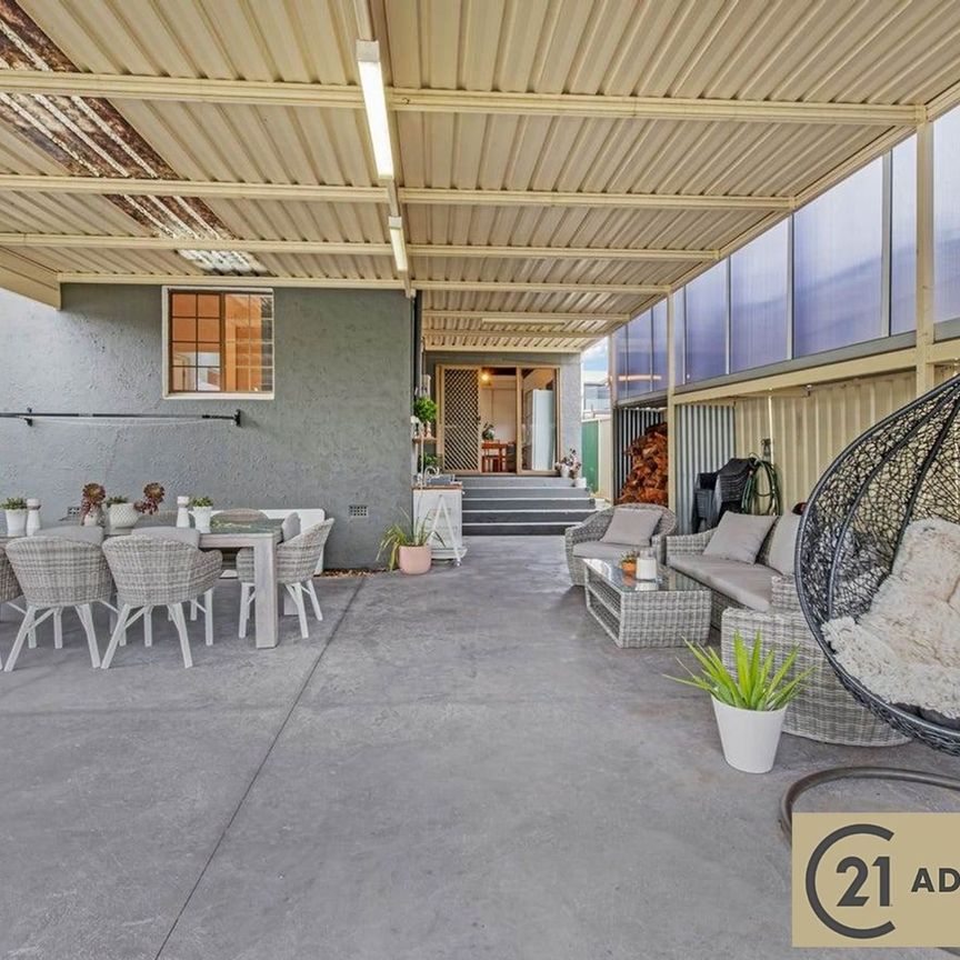 Family Home with Expansive Outdoor Entertaining - Photo 1