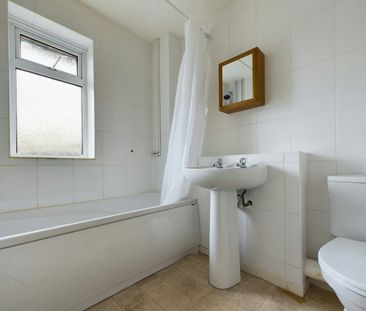 Terraced House to rent on - Photo 1