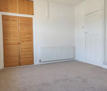 2 bedroom semi-detached house to rent - Photo 3