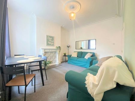 Terraced House to rent on - Photo 2