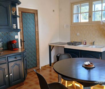 A proximité du centre-ville de La Gacilly, logement meublé offrant ... - Photo 2