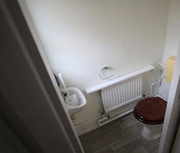 3 bedroom end of terrace house to rent - Photo 6