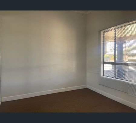 183 Murton St, Broken Hill, NSW 2880 - Photo 4