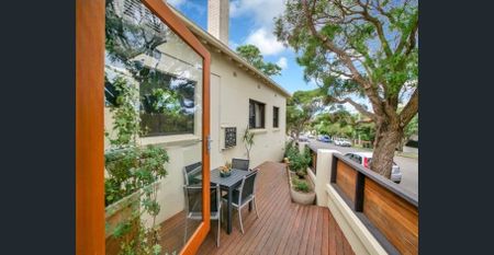 Beautiful 3 bedroom home in prime position in the Inner West - Photo 3