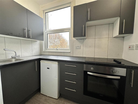 1 bedroom flat to rent - Photo 4
