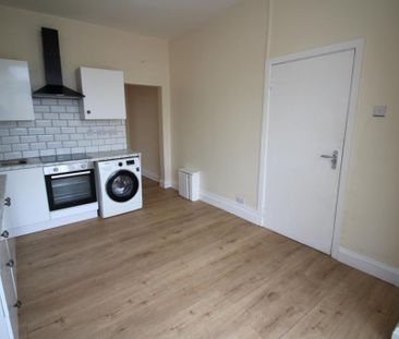 1 bedroom ground floor flat to rent - Photo 2