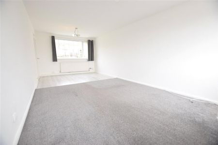3 bedroom end of terrace house to rent - Photo 2
