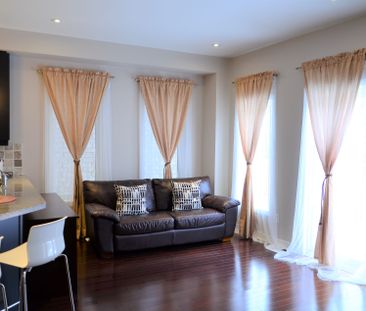 For Lease - 2412 Presquile Drive, Oakville, Ontario - Photo 3