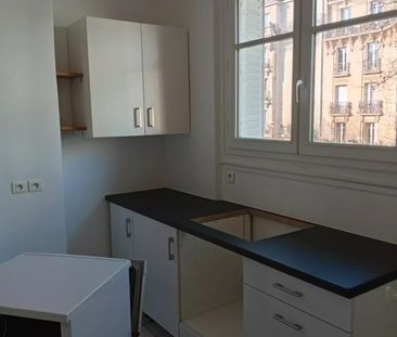 Location Appartement 4 pièces 92m² PARIS 6ème - Photo 3