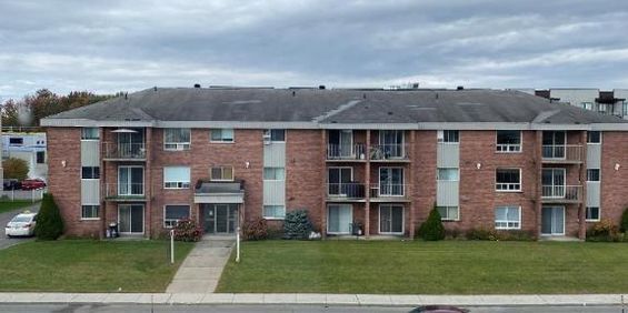 GRAND ET LUMINEUX 4.5 DISPONIBLE 1er SEPTEMBRE 2025 - Photo 3