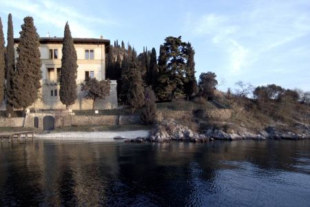 Single Family Home - Photo 3