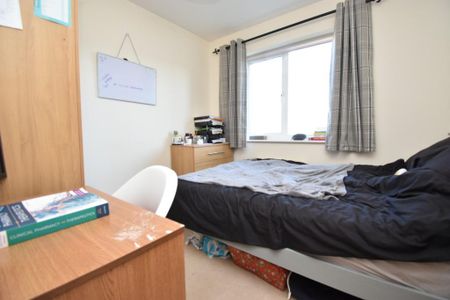 4 bedroom detached house to rent - Photo 5