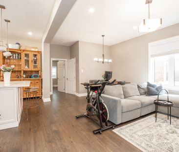 **ALL INCLUSIVE** 2 Bedroom Main Unit in Hamilton!! - Photo 1