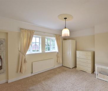 2 bedroom semi-detached house to rent - Photo 5
