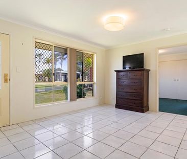 Stunning 4-Bedroom Family Home in Crestmead - Photo 1