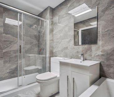 3 bedroom flat to rent - Photo 5