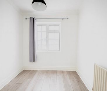 3 bedroom House To Let Total Size: 1045 SQ FT - Photo 2