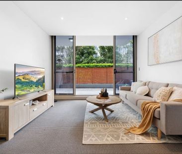 Modern, Bright & Spacious Balcony| Pool & Gym Facilities | Prime Ep... - Photo 1