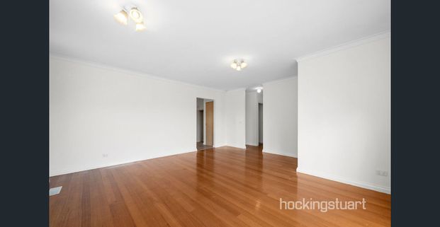 Luxurious villa in a prime location - Photo 1