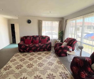 Spacious 4-Bedroom Family Home with Internal D... - Photo 2