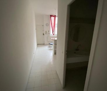 Location Appartement 2 pièces 31m² LYON 7ème - Photo 3