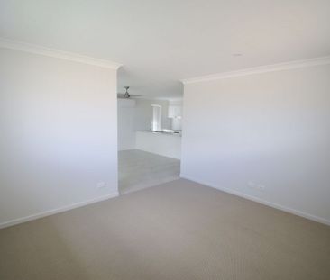 Modern Family Home in a Quiet Cul-de-Sac - Photo 1