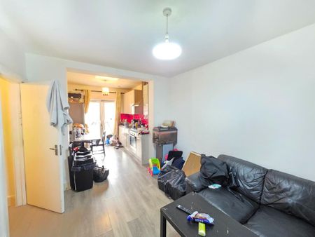 2 bedroom flat to rent - Photo 3