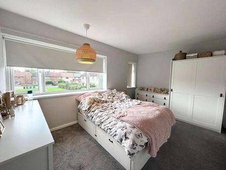 Lenham Walk, Manchester, M22 - Photo 3