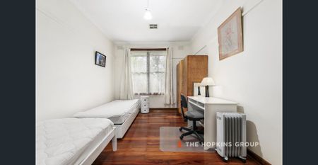 Room available now in this well maintained rooming house! - Photo 3
