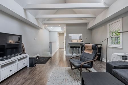 For Lease - 213 Langley Avenue Unit# Upper, Toronto, Ontario - Photo 5