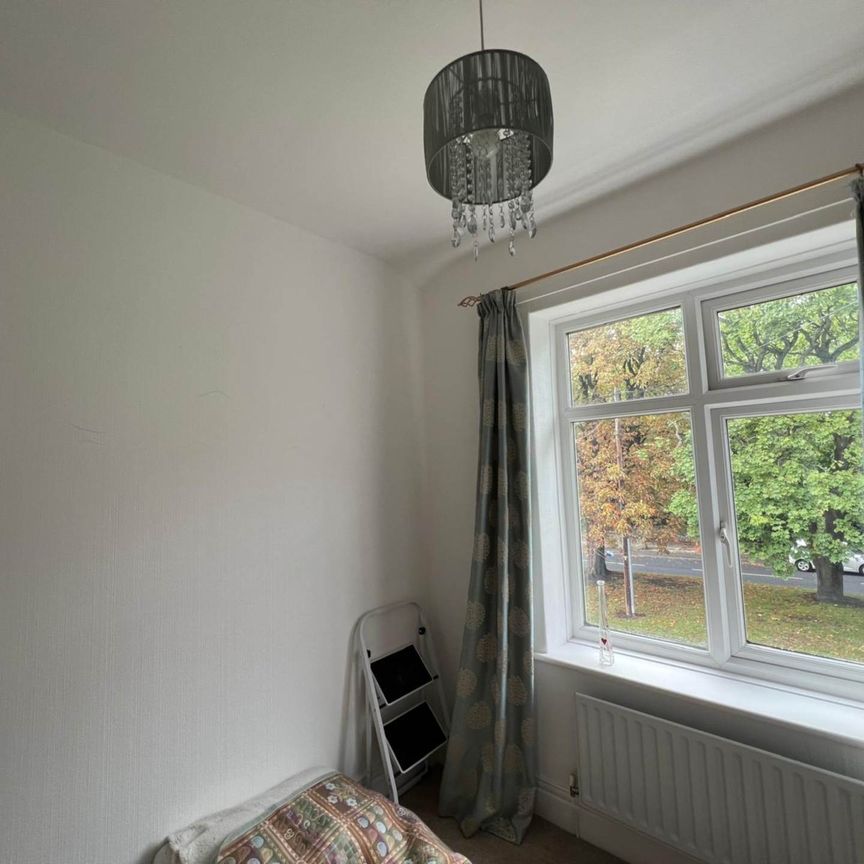 Price £1,400 pcm - Available Now - Unfurnished - Photo 1
