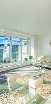 Downtown English Bay Ocean View 2 bed 2 bath + Den apartment for rent - Photo 1