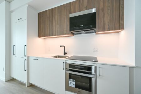 For Lease - 689 The Queensway N/A Unit# 420, Toronto, Ontario - Photo 3