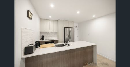 Modern & Spacious 2-Bedroom Unit in the Heart of Oxley - Photo 5
