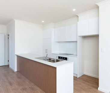 Brand new family home! - Photo 2