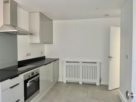 2 bedroom semi-detached bungalow to rent - Photo 4