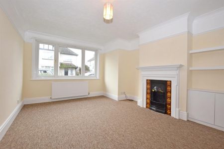 4 bedroom detached house to rent - Photo 2