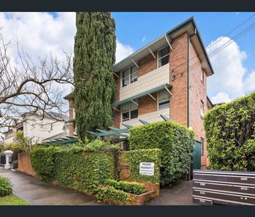 Light Filled One Bedroom Apartment - Photo 1