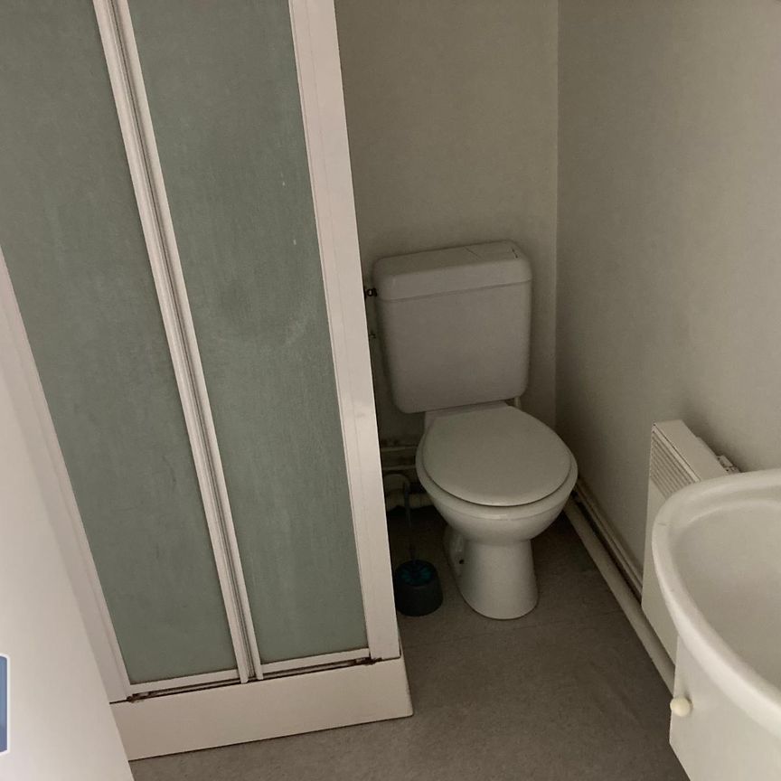 Location Appartement 1 pièce 19m² BOURG EN BRESSE 01000 - Photo 1