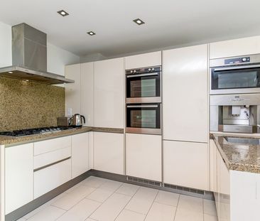Apartment 34, Shrewsbury Square, Sandymount Avenue, Dublin 4, D04 KN67 - Photo 5