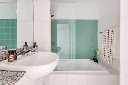 25/6-18 Poplar Street, Surry Hills NSW 2010 - Apartment For Rent | Domain - Photo 4