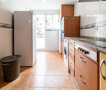 Calle Marqués de Zenete, Valencia, Valencian Community 46007 - Photo 2