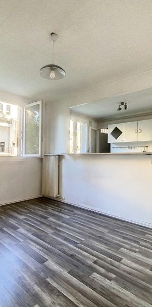 Villeurbanne : Agréable T2 de 42 m²en rez-de-chaussée - Photo 1