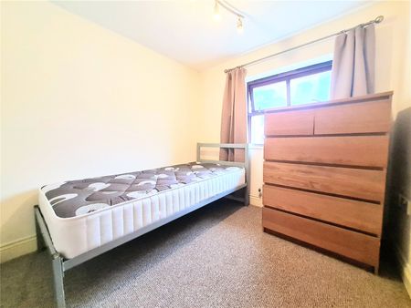 1 Bedroom - Photo 4