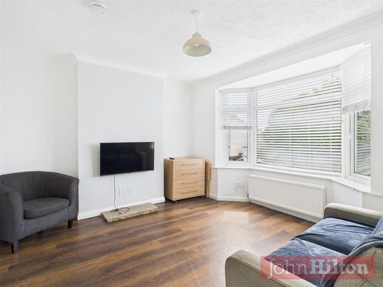 4 bedroom terraced house to rent - Photo 1