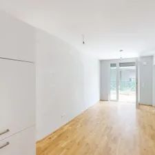 orea | Ruhige 2-Zimmer-Gartenwohnung mit Terrasse im 22. Bezirk | Smart besichtigen · Online anmieten - Foto 1