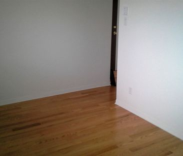4 1/2 à Louer Pointe Aux Trembles - Photo 2