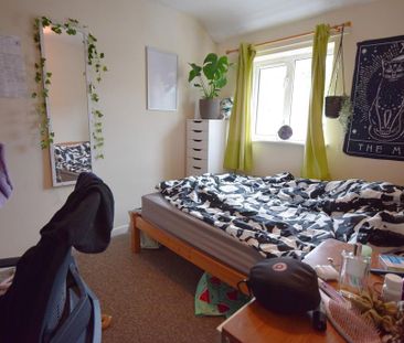 5 bedroom end of terrace house to rent - Photo 6