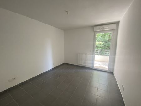 Appartement T2 avec terrasse dans résidence sécurisée - Photo 3