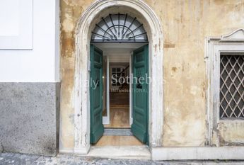 Charming Residence in a 17th-Century Palazzo